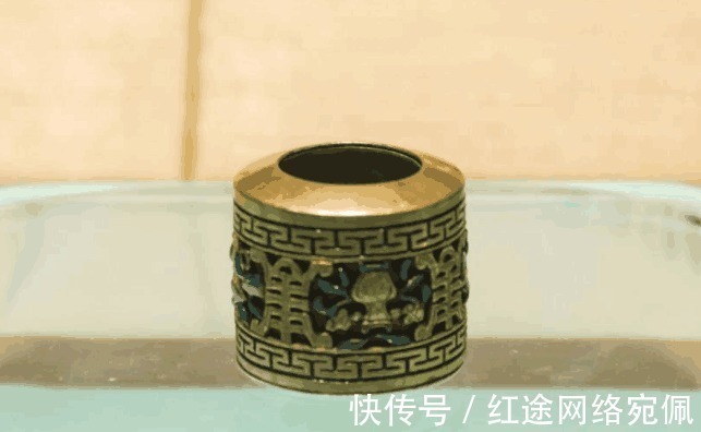 代言物@一件流落民间的国宝, 专家集体暴躁, 持有人一句话全场肃静