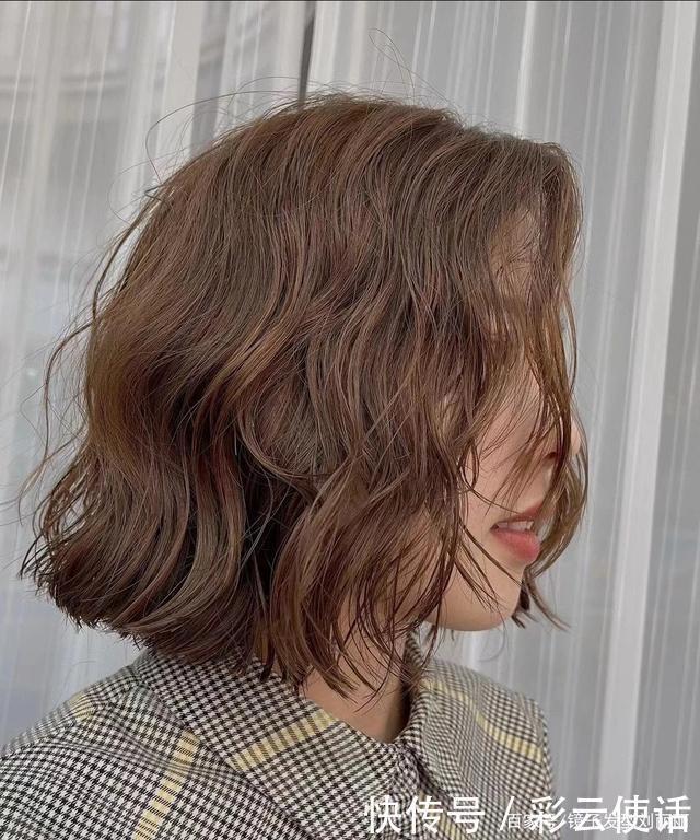 瘦脸 越烫越时尚发型20款,蓬松瘦脸真洋气,有你同款吗