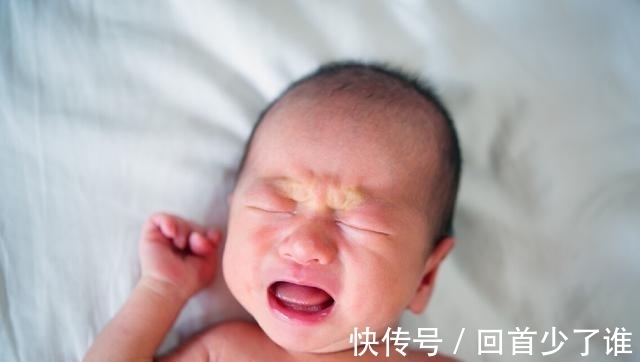 新手妈妈|两种国际公认有效的哄睡方法,宝宝秒入睡,睡得安稳!