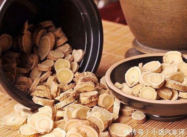 功效|每天一杯黄芪水,竟然还有这么多功效,但黄芪食用2禁忌要牢记!