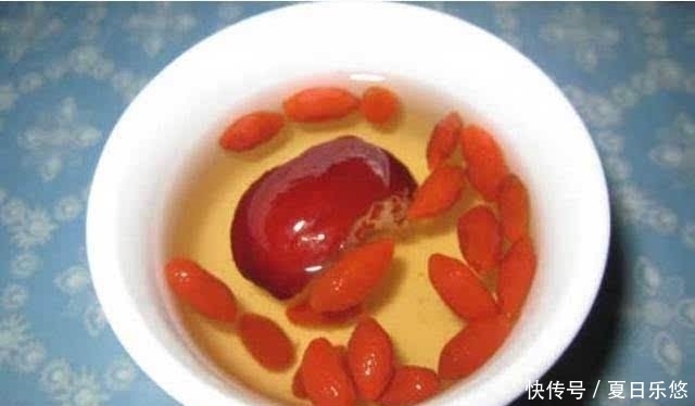 抗衰老|红枣加“它”一起泡水喝,养肝补肾,健脾益胃还抗衰老,好处太多