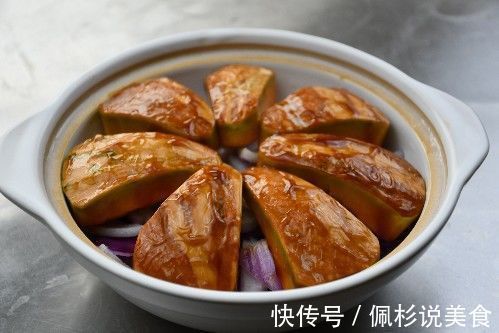 南瓜又有新做法，不蒸不炸，甜香软糯，孩子隔三差五就馋它！
