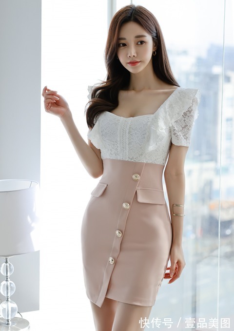 雾彩|女神孙允珠的时尚搭配:风铃雾彩粉红曼妙半袖包臀裙