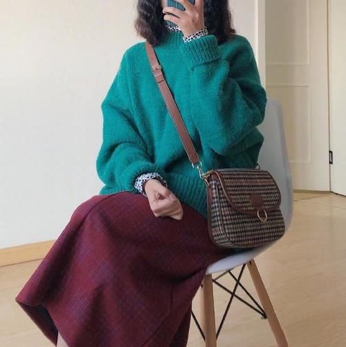 毛衣你穿对了吗？解锁“纯色毛衣”的高阶穿法，时髦洋气又保暖