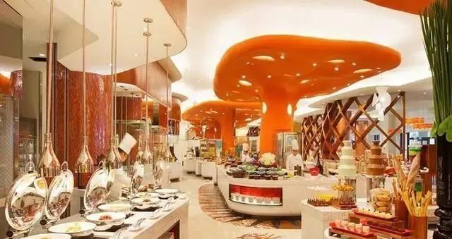 食物|吃自助餐时,聪明人从不拿4种食物,饭店经理不是吃货就是行家