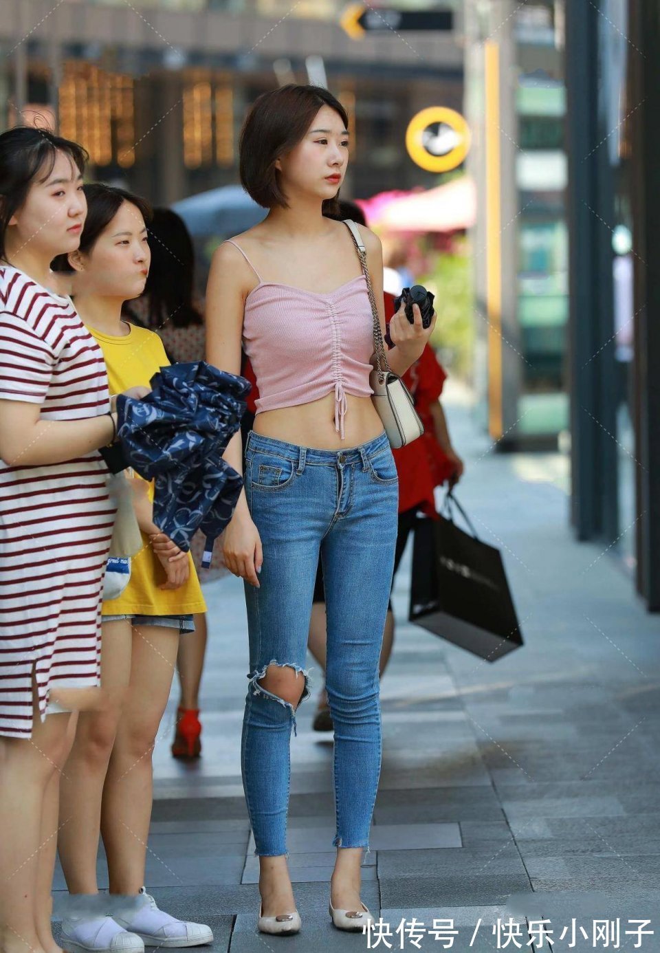 背心|我以为正脸才是她最好看的样子,原来侧颜更加漂亮,一起吃个饭吧