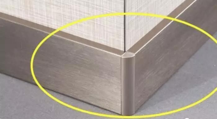 电线|建议每家每户:第二次装修,电线坚决不埋墙里!瞧有钱人做法,高级美观不绕线