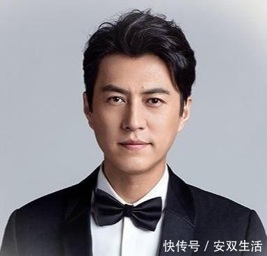 审美观#演员靳东的书法不赖,字迹洒脱飘逸,字如其人,颠覆你的审美观