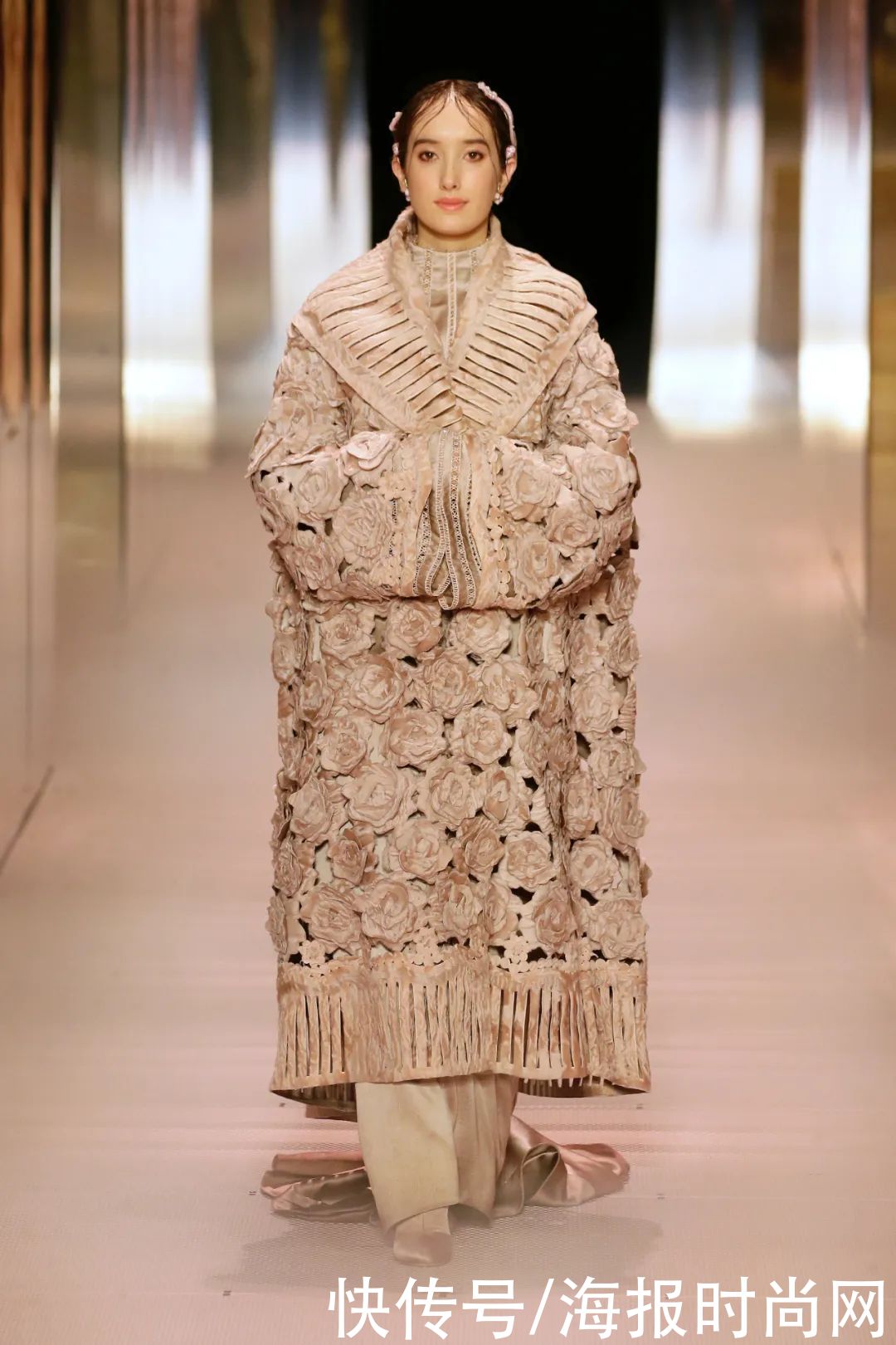 高定周｜打开FENDI这本，关于家人、关于爱的浪漫手册