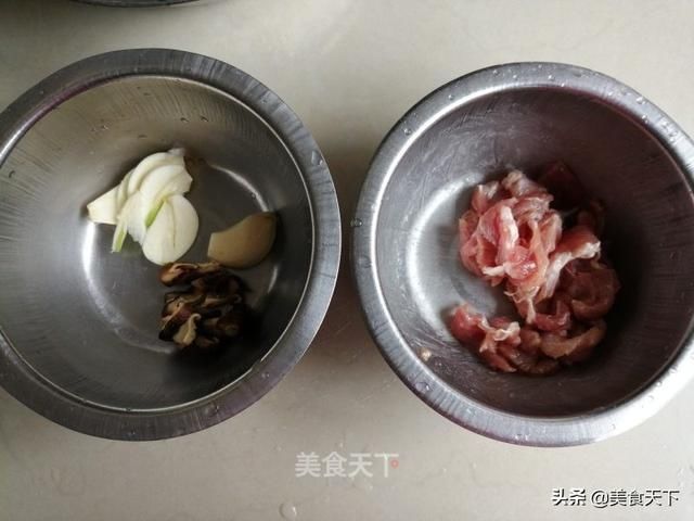 电饭煲焖饭必须有姓名!饭菜一锅出,做法又简单,太香了