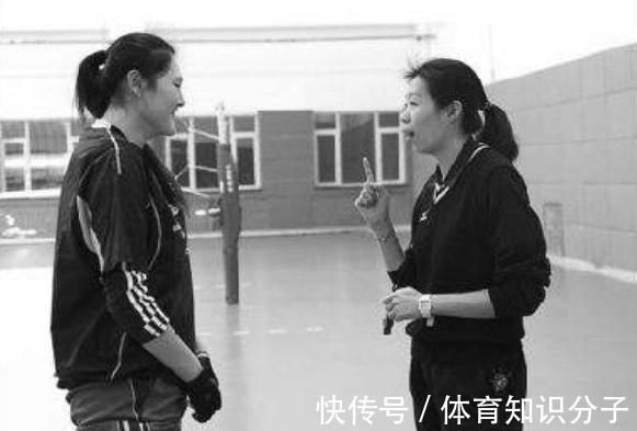 张越红|女排团队大重建!雅典铁娘子有望入驻,代替郎平赖亚文身兼两职!