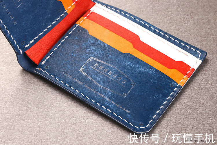 皮革 高达联名皮革产品:三大经典招牌机甲均亮相