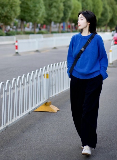 搭配 有种“接地气”的穿搭叫针织衫+长裤,时髦显气质,小个子也可以学