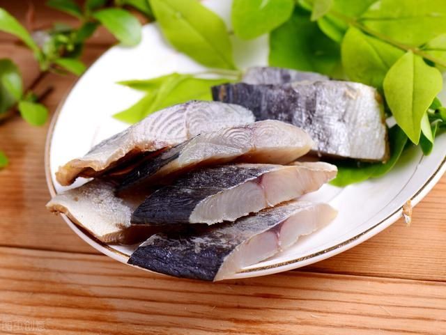 营养|秋天，这鱼不要错过，刺少肉多，肥美好吃，营养极高，别不懂吃