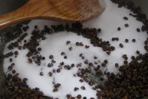 入味|腌咸鱼时,别直接抹盐腌,多加1个步骤,咸鱼咸香入味,更易储存