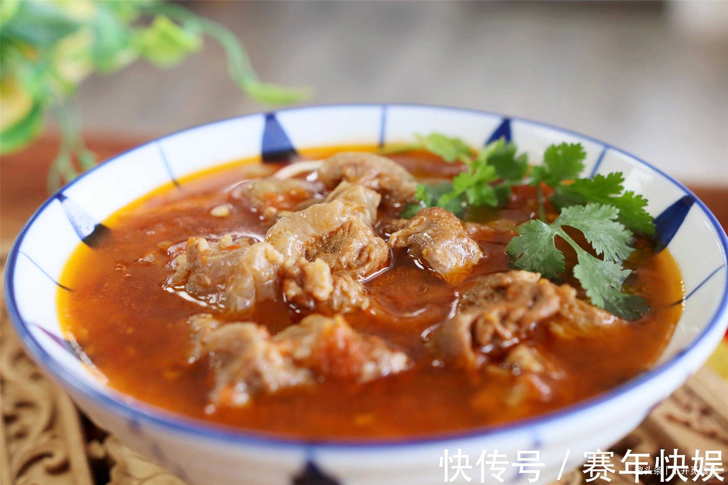火锅底料|春天吃牛肉，教你简单做法，肉香软酥烂，好吃还特省事