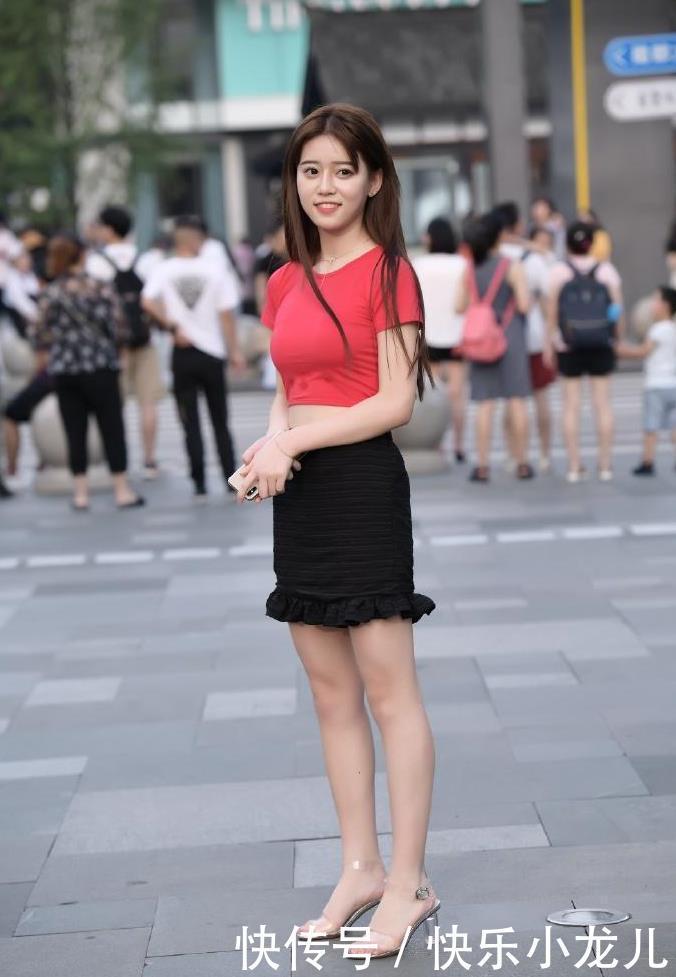 血色|街上最美丽的姐姐，完美身材让你短暂地忽略了颜值，根本无法分心