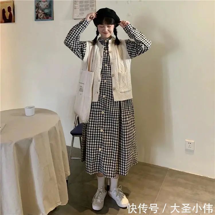 美女|美女街拍:连衣裙合集,每个女孩衣橱里的必备!你喜欢哪一种呢?