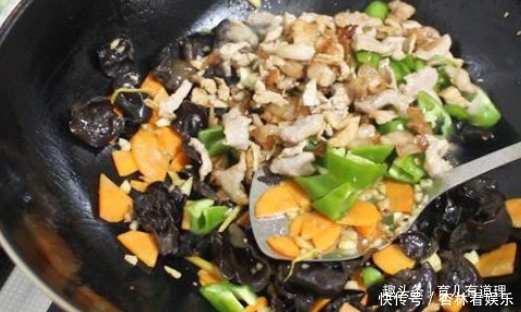 超级下饭的家常菜,做法简单,营养丰富,每次上桌就扫光
