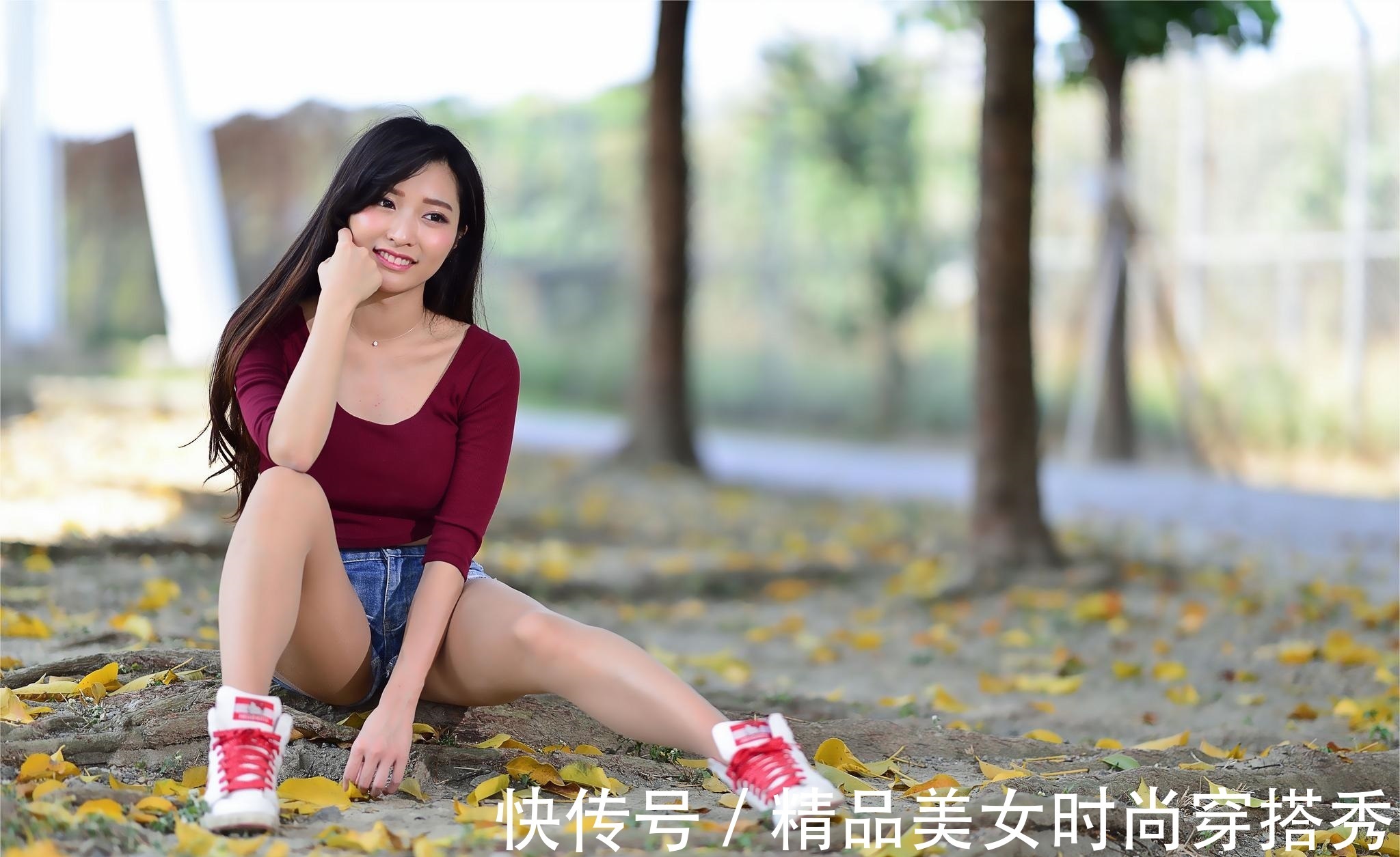 性感|青春阳光有活力！简约而有魅力的穿搭，时髦和性感并存