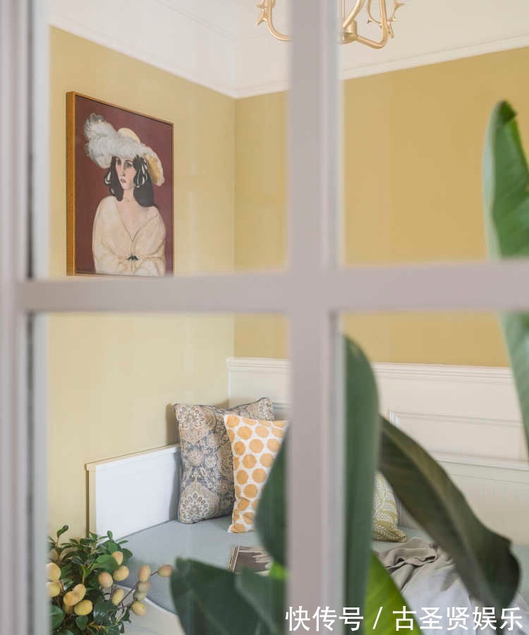 客厅|“独居老人”的蜗居,舒适不失趣味,专门设计的墙漆更是独一无二