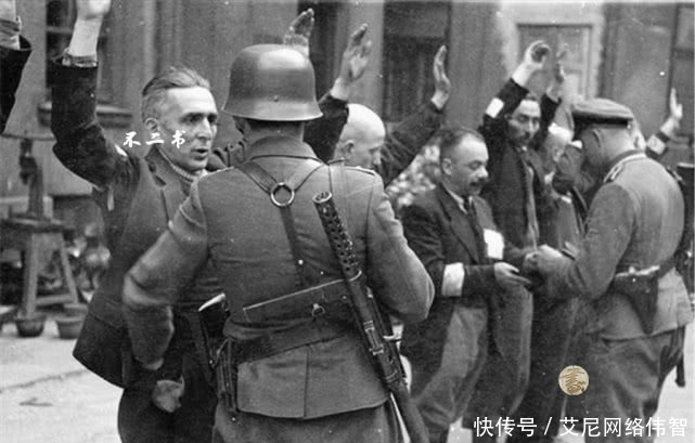 二战|老照片:二战纳粹德军杀戮犹太裔人的镜头 越过时光依旧满眼悲伤