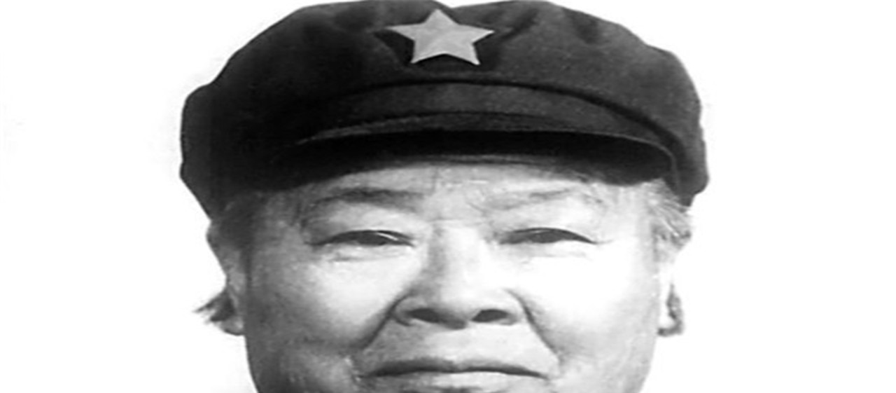 何子友|她是当代女豪杰,善使双枪曾任红军总教头,其丈夫更加厉害!