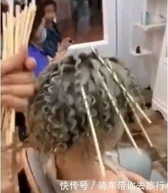 女神|女子用无数根一次性筷子烫头，看到最终的发型：见证女神蜕变