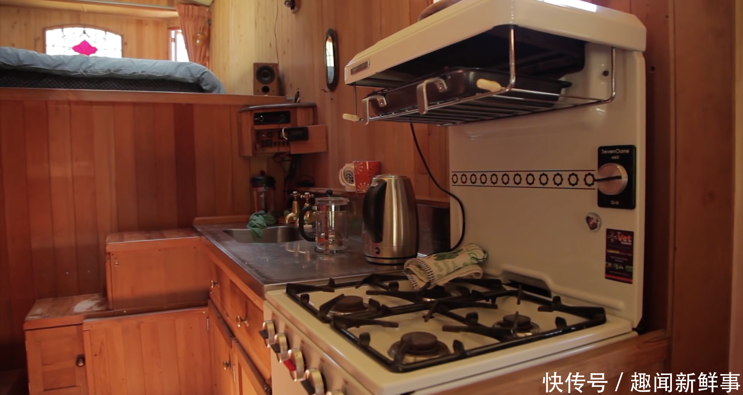 烤箱|英国一对夫妇将旧卡车改装成豪华房车,带着房子去旅行,真香