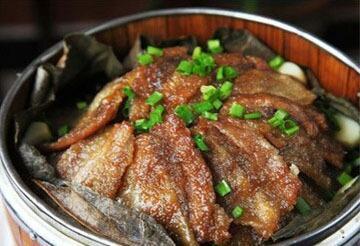 美食|美食推荐:猪肝浇汁蛤蜊、姜汁鱿鱼、客家粉蒸肉制作方法