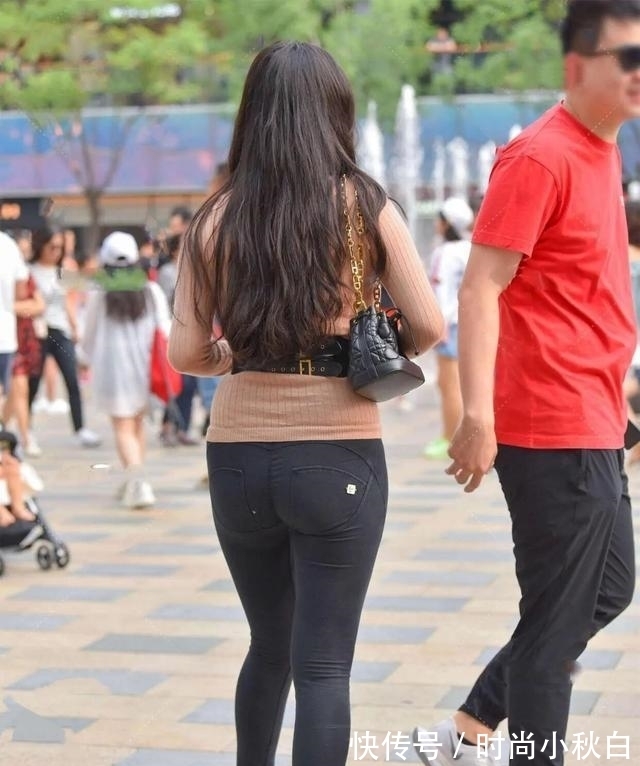 针织衫|突然火了一款“无痕裤”,时髦遮肉两不误,你还被蒙在鼓里吗?