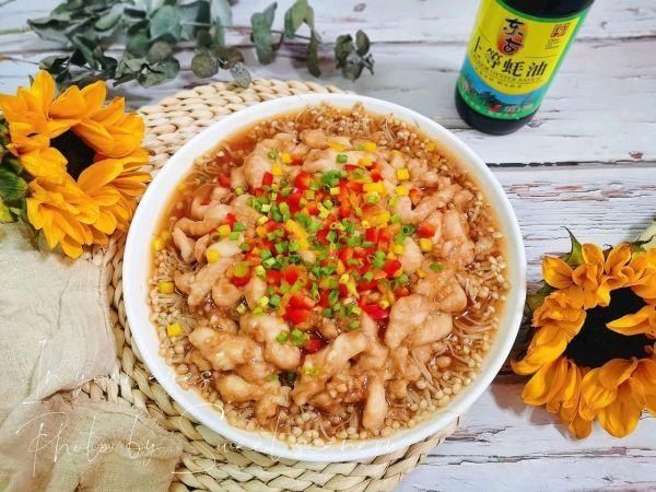 鲜美|#不容错过的鲜美滋味#蒜香巴沙鱼蒸金针菇