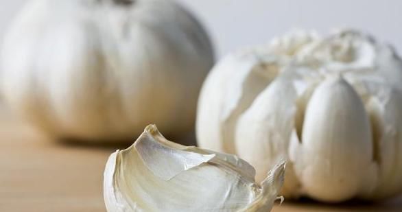 大蒜|醋泡大蒜，每天吃点，会给身体带来3大变化，以下3类人最好不要吃