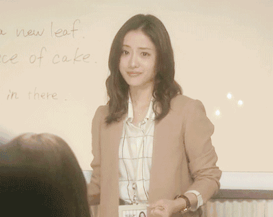 |搞笑GIF趣图：这么漂亮的老师给我加油打气，上课都认真了