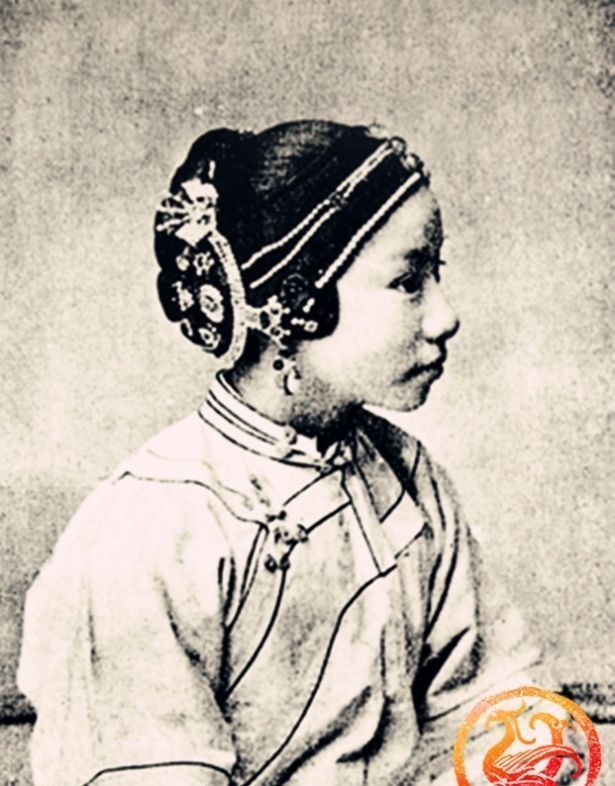 真实的青楼女子老照片大多长相漂亮,却也都是身世凄惨的可怜人