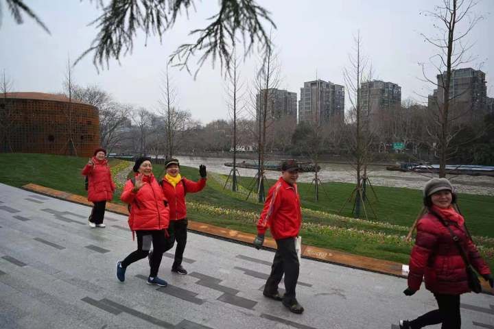 油库|新年走“大运” 杭州市民古运河畔祈福迎新