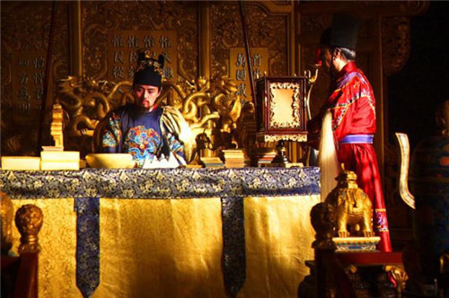 害死|为何明朝将亡，崇祯一天之内还砍36位大臣脑袋只因他们害死一人