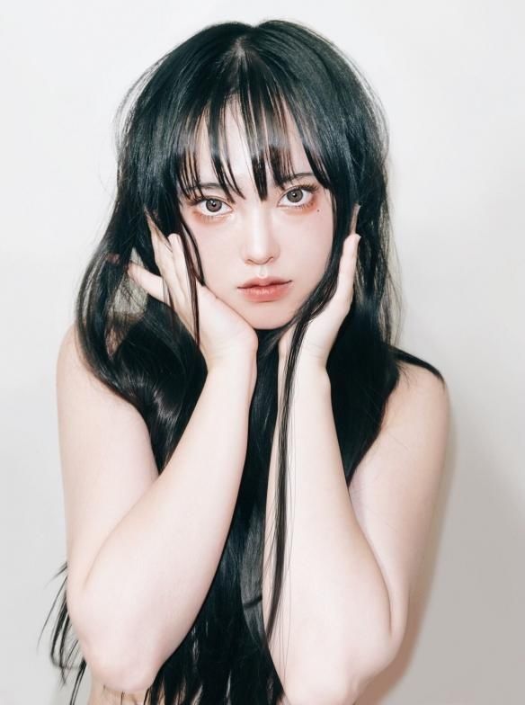 高颜值+化妆技巧=男女通杀！韩国美少女COS富江走红