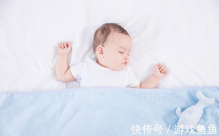 宝宝|宝宝何时用枕头好?读懂这些“信号”很重要,宝妈们不妨看看