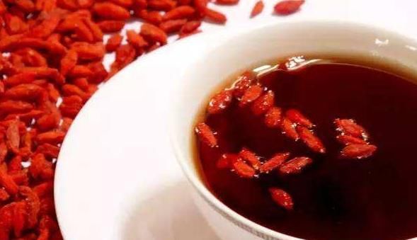 枸杞与它是“天生一对”,连喝3天,不仅肾变强壮,肝也更加干净