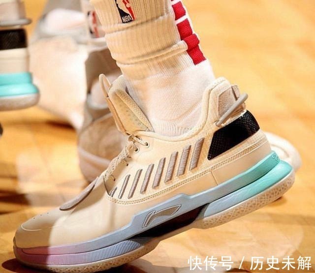 鞋款 阿迪签名鞋首发“棉花糖”配色,耐克阿迪也开始抄袭国产品牌了!