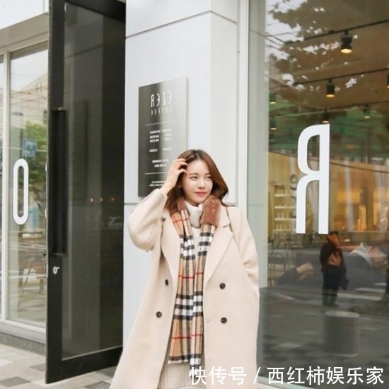 冬季围巾搭配指南,大衣搭围巾三种穿搭,高端大气上档次。