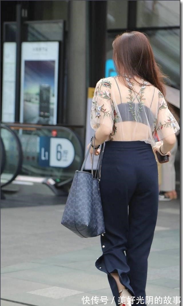 背影|美女穿透明衬衫,若隐若现的背影最让人怀念