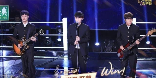 败给了谢霆|《好声音》李荣浩导师对决赛24惨败,盲选时太飘,这下尴尬了