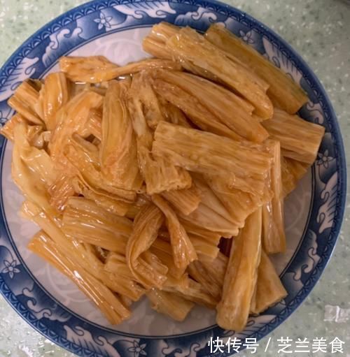 泡腐竹，别直接用清水泡！教你一招，分分钟泡发，柔软筋道，没硬芯