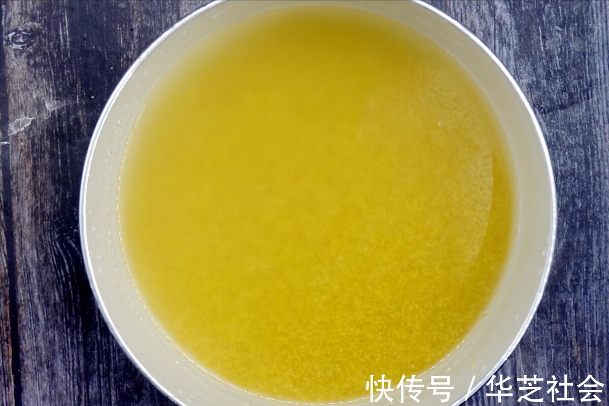 食用油|熬小米粥,只会用水煮就错了,多做2个步骤,米粥香浓,米油多