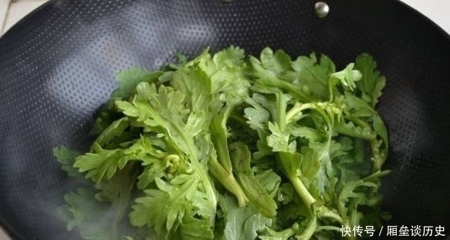 旺火|失眠就怕这菜,每天吃一盘,安神无梦,睡到自然醒,黑眼圈消失