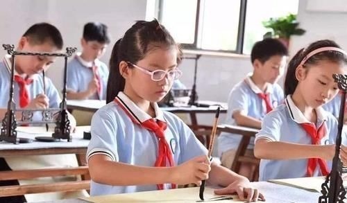 学习能力|小男孩被老师罚抄“员”字,妈妈拍照发朋友圈,网友:注入了灵魂