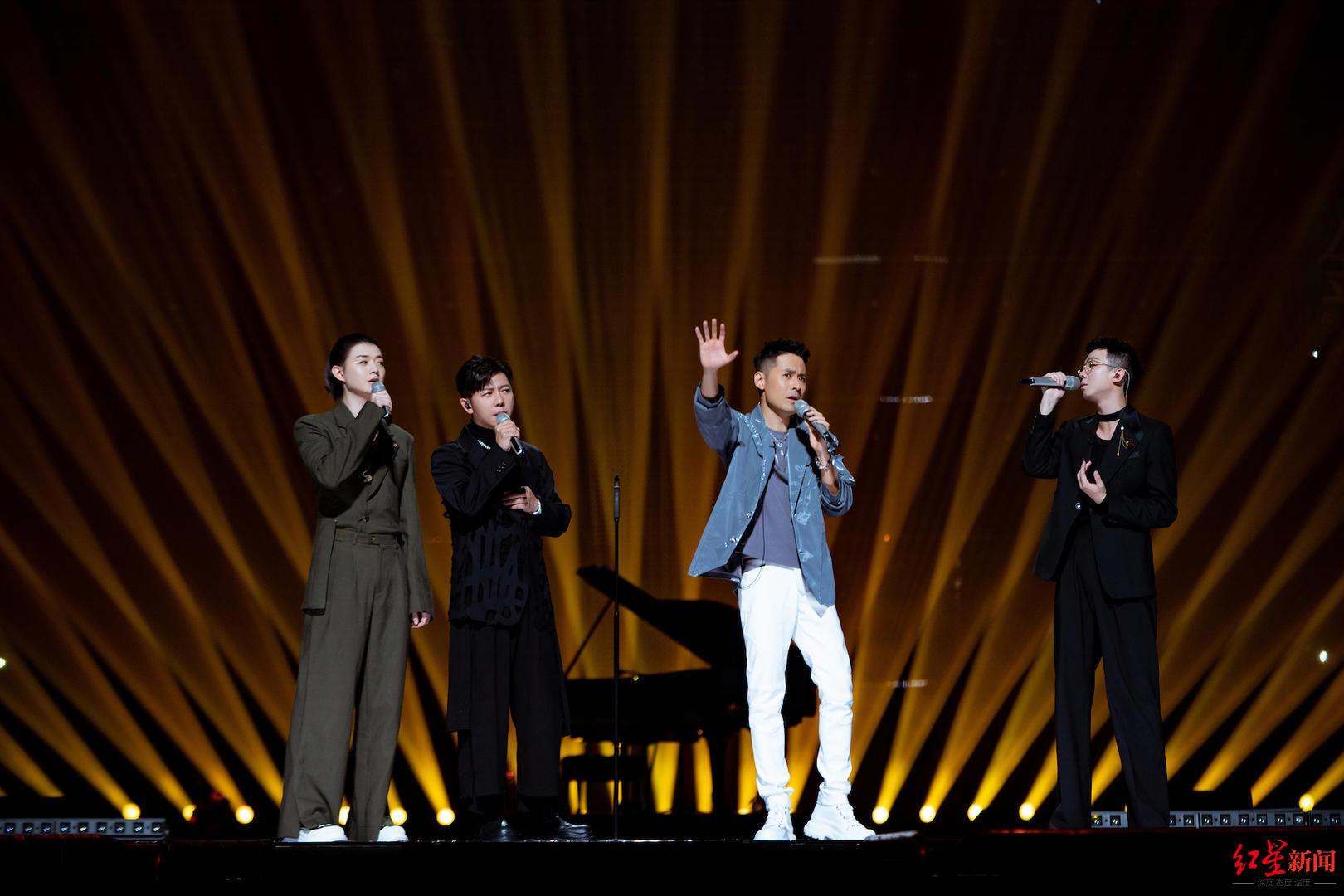 友情岁月|《披荆斩棘的哥哥》正式开播 霍尊与三位哥哥合唱《奔跑》