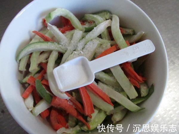 奶奶|腌萝卜怎样做才好吃奶奶用了20年的秘方做法，不用花钱买了